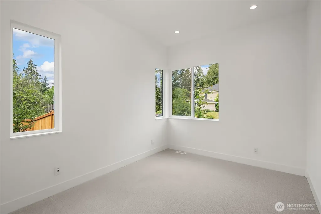 1255 169th Avenue NE Bellevue WA 98008