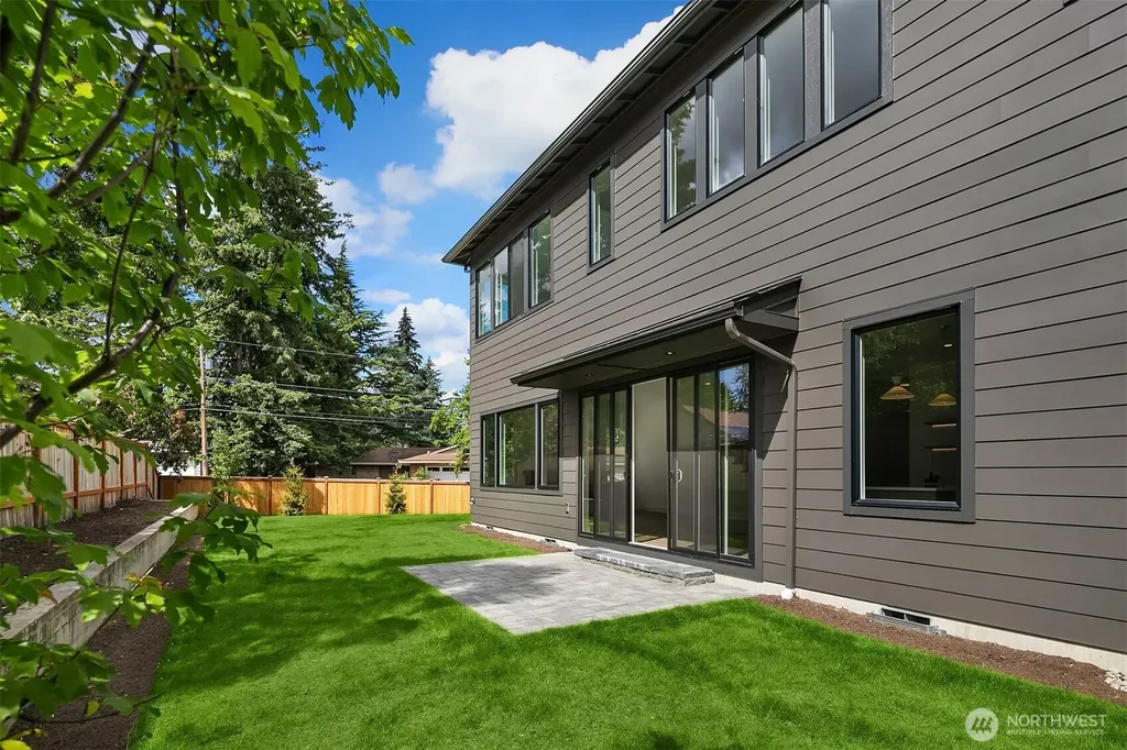 1255 169th Avenue NE Bellevue WA 98008