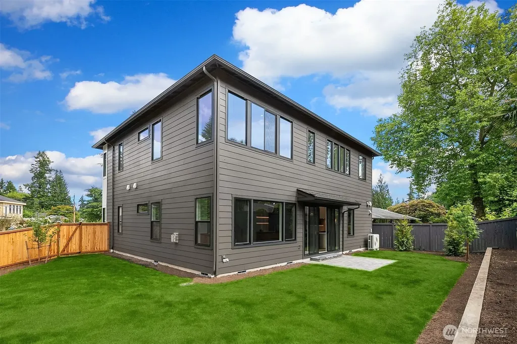 1255 169th Avenue NE Bellevue WA 98008