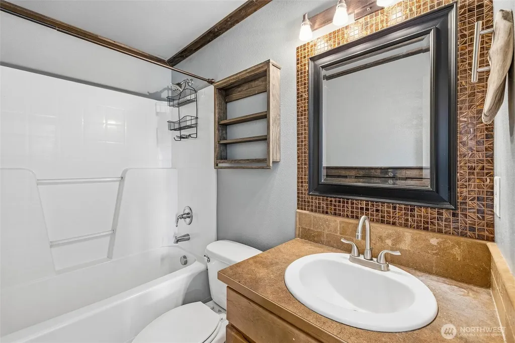 7339 Clamdigger Blaine WA 98230