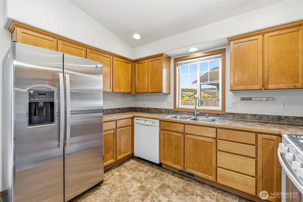 7339 Clamdigger Blaine WA 98230