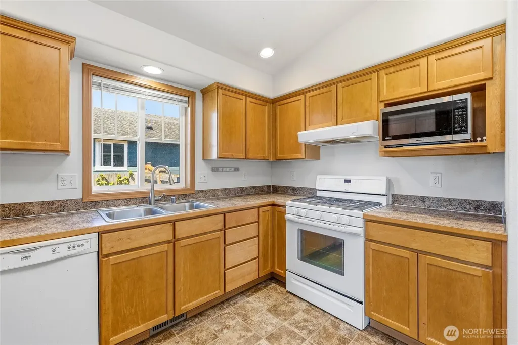 7339 Clamdigger Blaine WA 98230