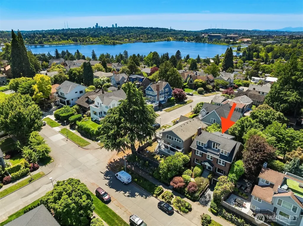 4007 48th Avenue NE Seattle WA 98105