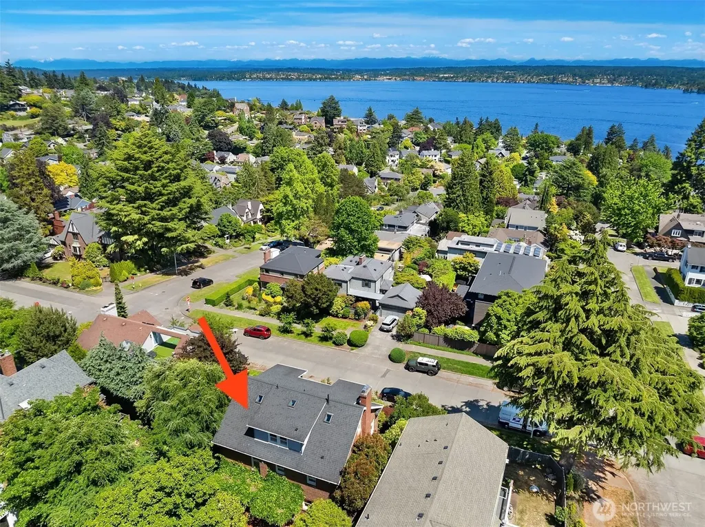 4007 48th Avenue NE Seattle WA 98105