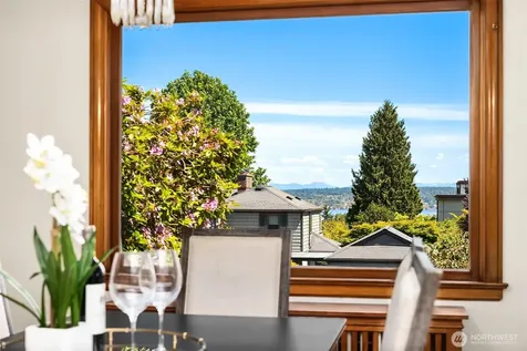 4007 48th Avenue NE Seattle WA 98105