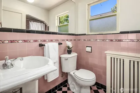 4007 48th Avenue NE Seattle WA 98105