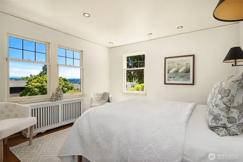 4007 48th Avenue NE Seattle WA 98105