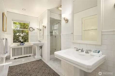 4007 48th Avenue NE Seattle WA 98105