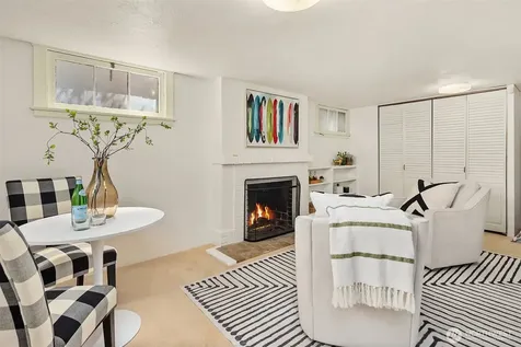 4007 48th Avenue NE Seattle WA 98105