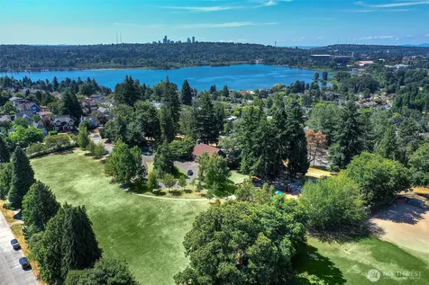 4007 48th Avenue NE Seattle WA 98105