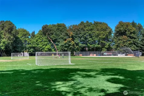 4007 48th Avenue NE Seattle WA 98105