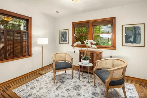 4007 48th Avenue NE Seattle WA 98105