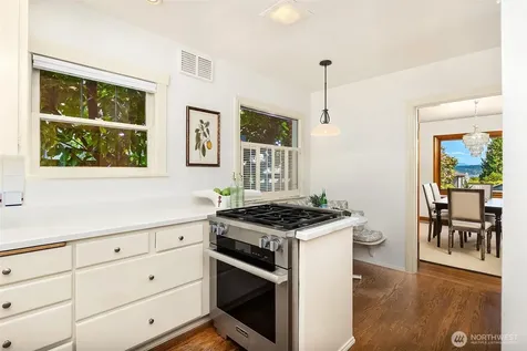 4007 48th Avenue NE Seattle WA 98105