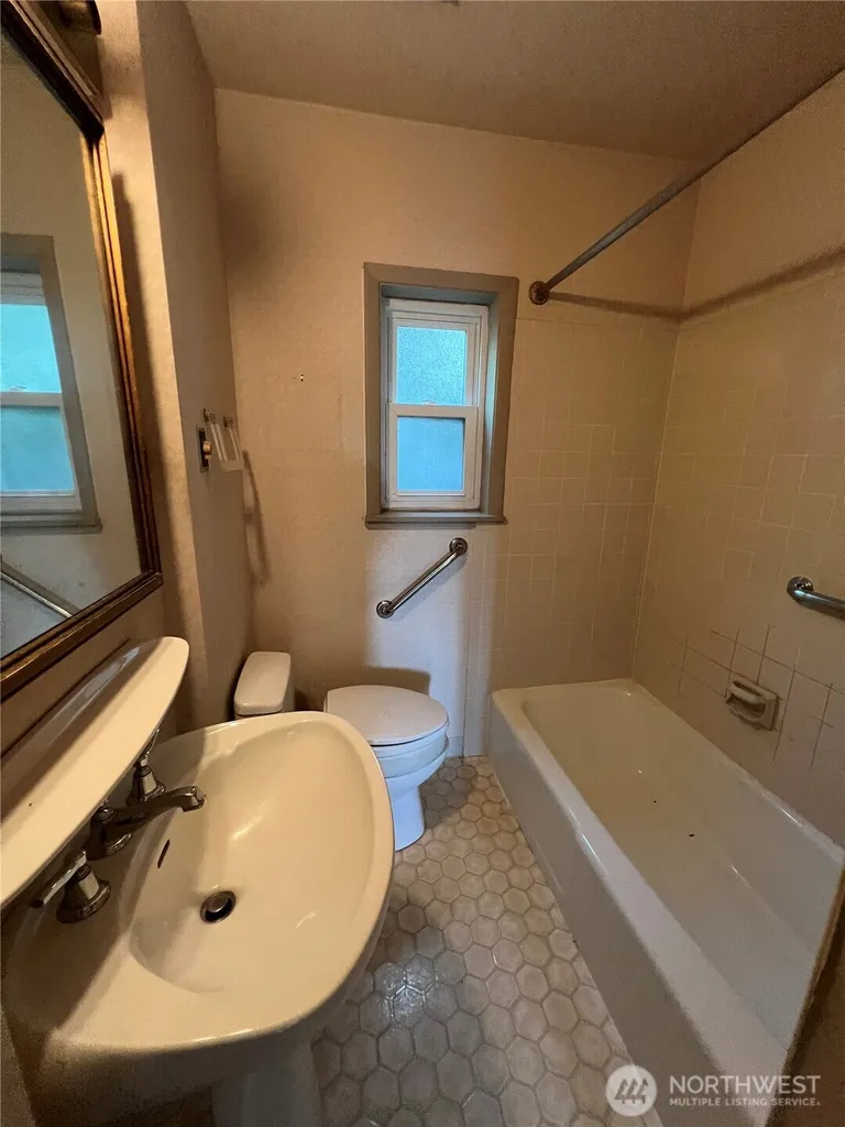 3021 Fuhrman Avenue E Seattle WA 98102