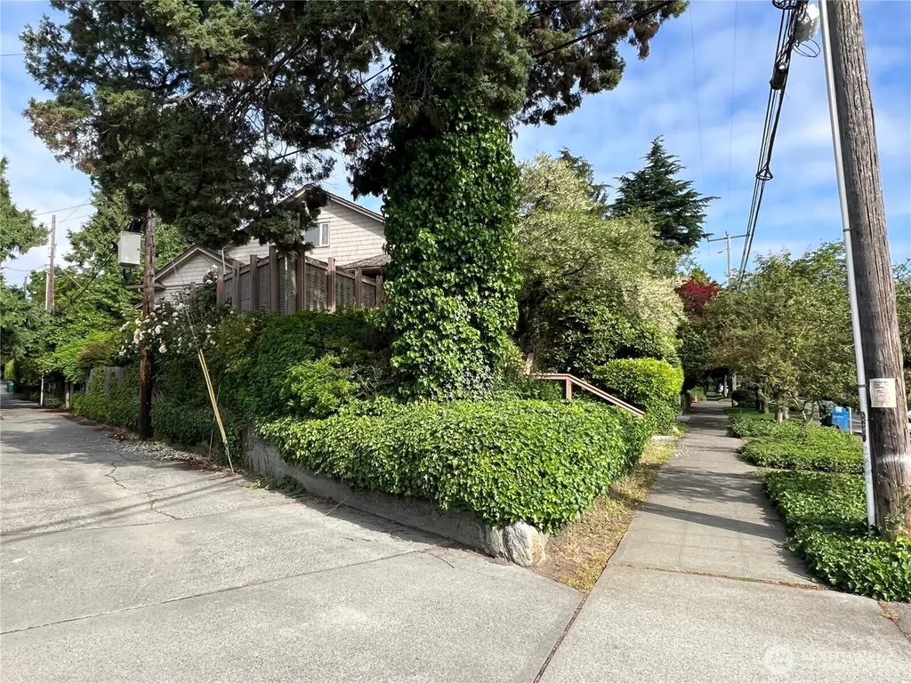 3021 Fuhrman Avenue E Seattle WA 98102