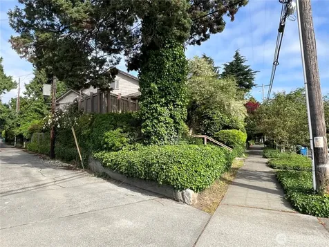 3021 Fuhrman Avenue E Seattle WA 98102
