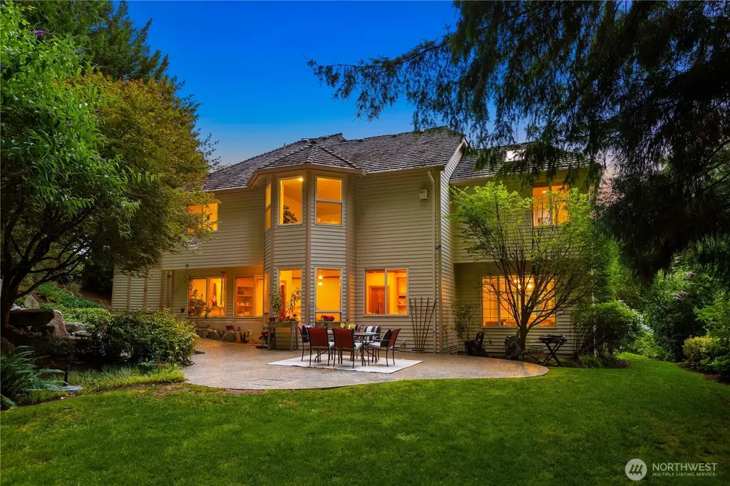 3910 225th Court NE Redmond WA 98053