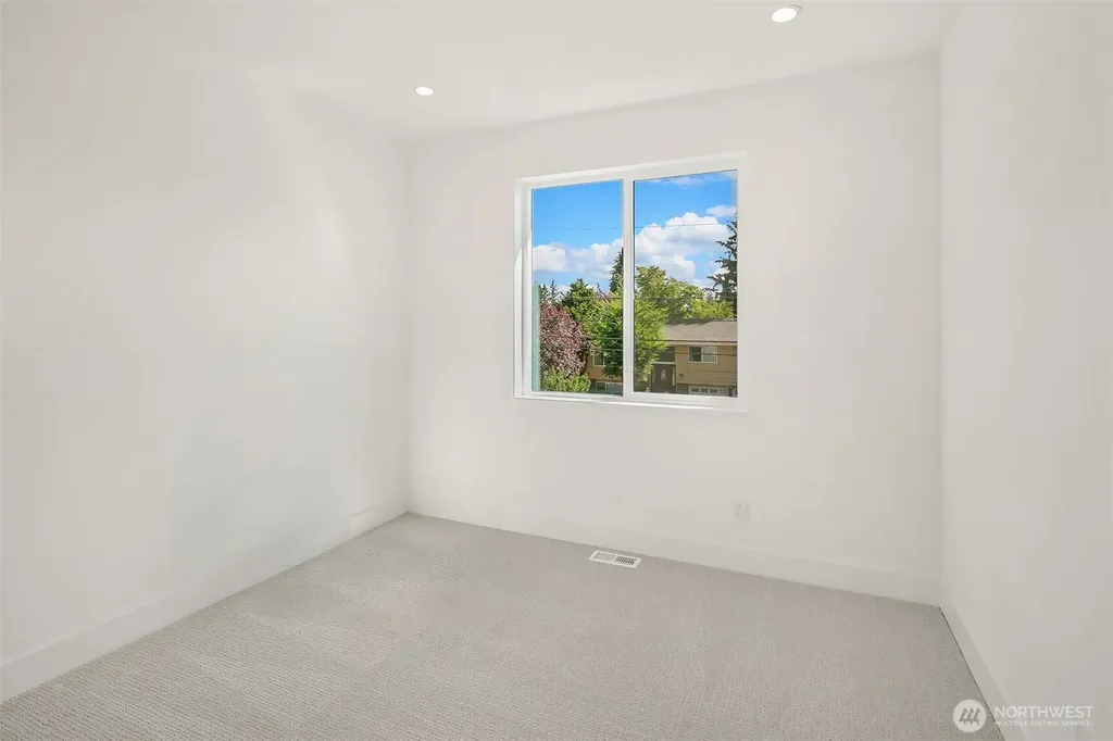 16503 NE 25th Place Bellevue WA 98008