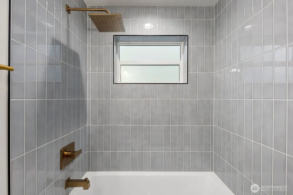 5921 32nd Avenue SW Seattle WA 98126