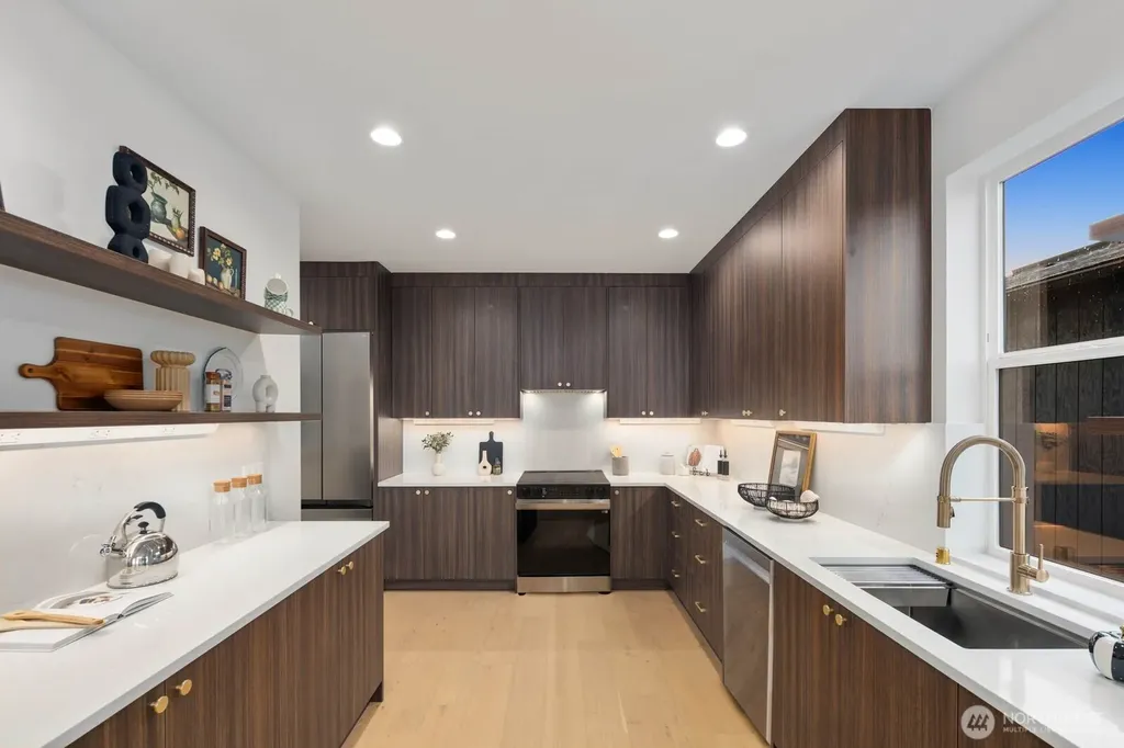 5921 32nd Avenue SW Seattle WA 98126