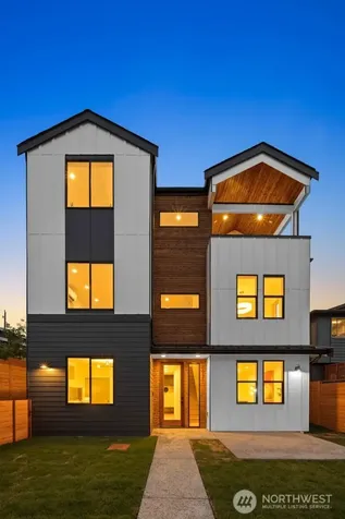 5921 32nd Avenue SW Seattle WA 98126