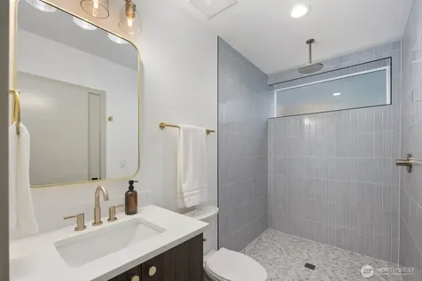 5921 32nd Avenue SW Seattle WA 98126