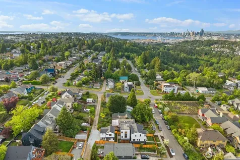 5921 32nd Avenue SW Seattle WA 98126
