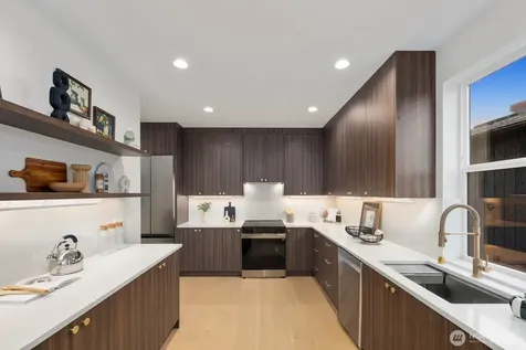 5921 32nd Avenue SW Seattle WA 98126