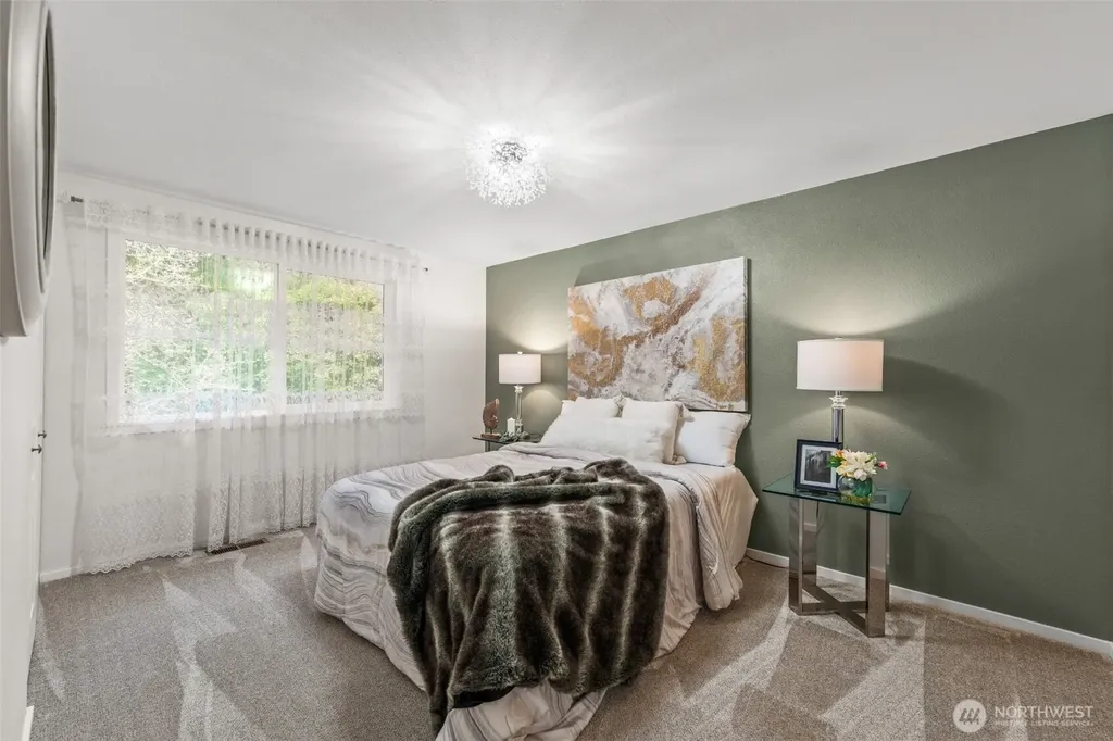 13324 NE 138th Place Kirkland WA 98034