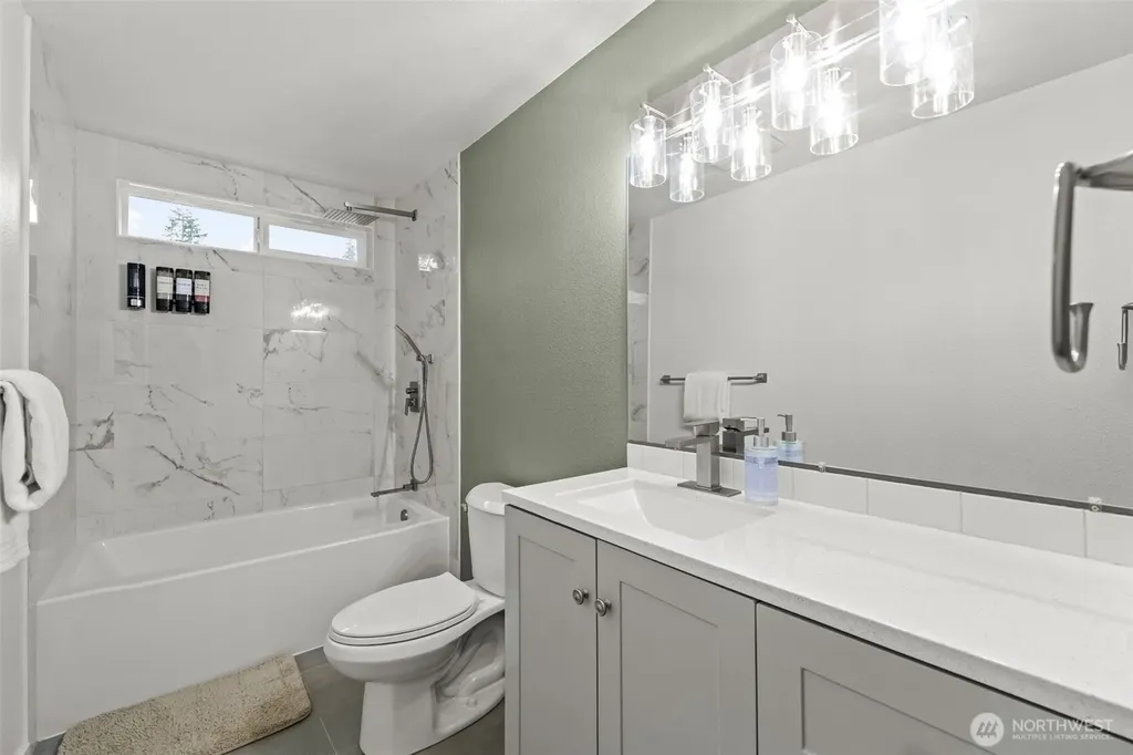 13324 NE 138th Place Kirkland WA 98034