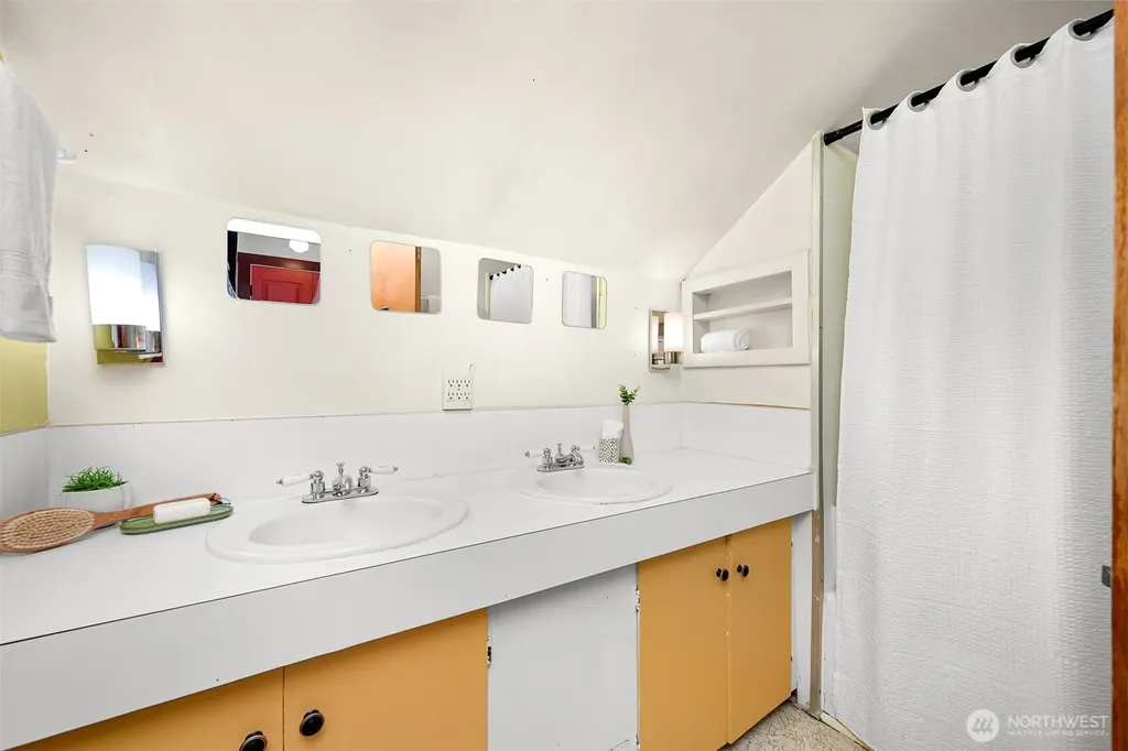 905 E Maple Street Bellingham WA 98225