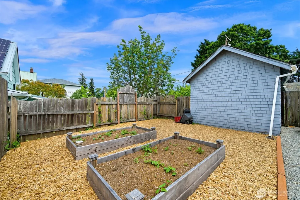 905 E Maple Street Bellingham WA 98225