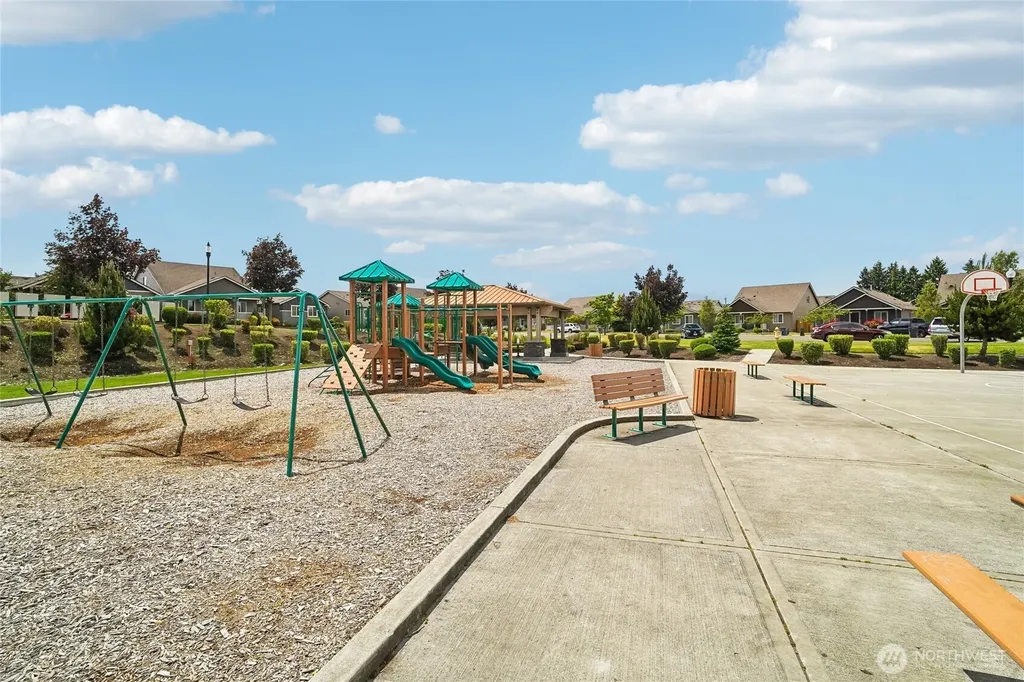 19119 106th Avenue Ct E Puyallup WA 98374