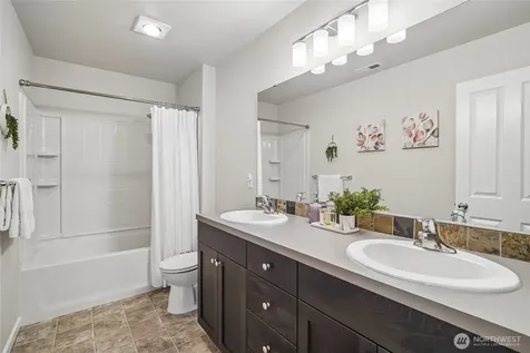 19119 106th Avenue Ct E Puyallup WA 98374