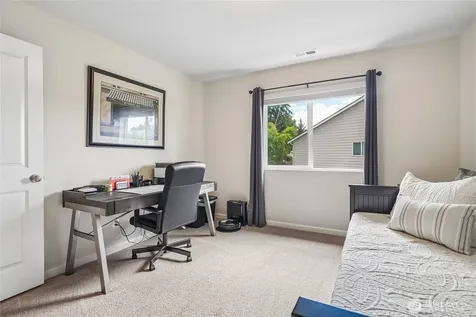 19119 106th Avenue Ct E Puyallup WA 98374