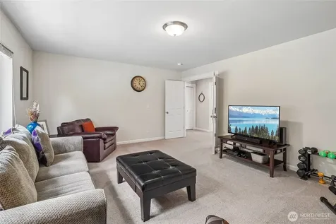 19119 106th Avenue Ct E Puyallup WA 98374