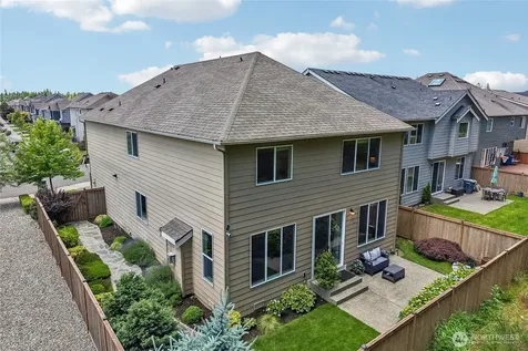 19119 106th Avenue Ct E Puyallup WA 98374