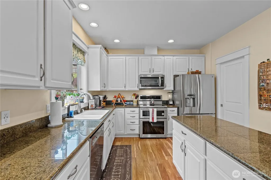 2010 26th Place SE Puyallup WA 98372