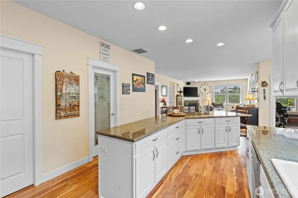 2010 26th Place SE Puyallup WA 98372