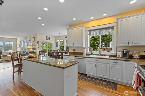 2010 26th Place SE Puyallup WA 98372