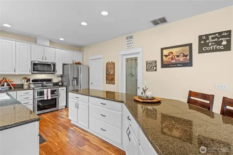 2010 26th Place SE Puyallup WA 98372