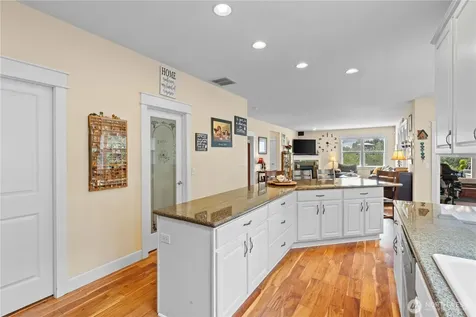 2010 26th Place SE Puyallup WA 98372