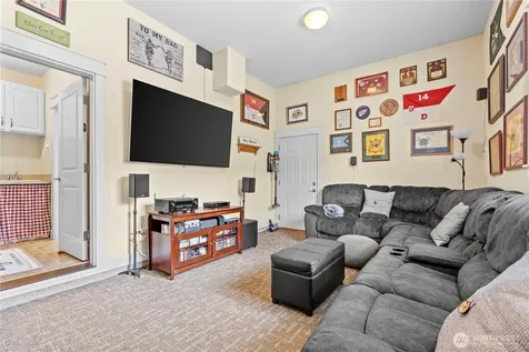 2010 26th Place SE Puyallup WA 98372
