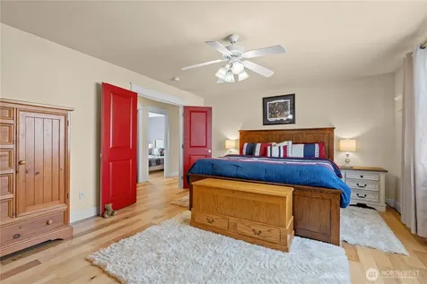2010 26th Place SE Puyallup WA 98372