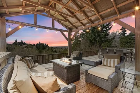 2010 26th Place SE Puyallup WA 98372