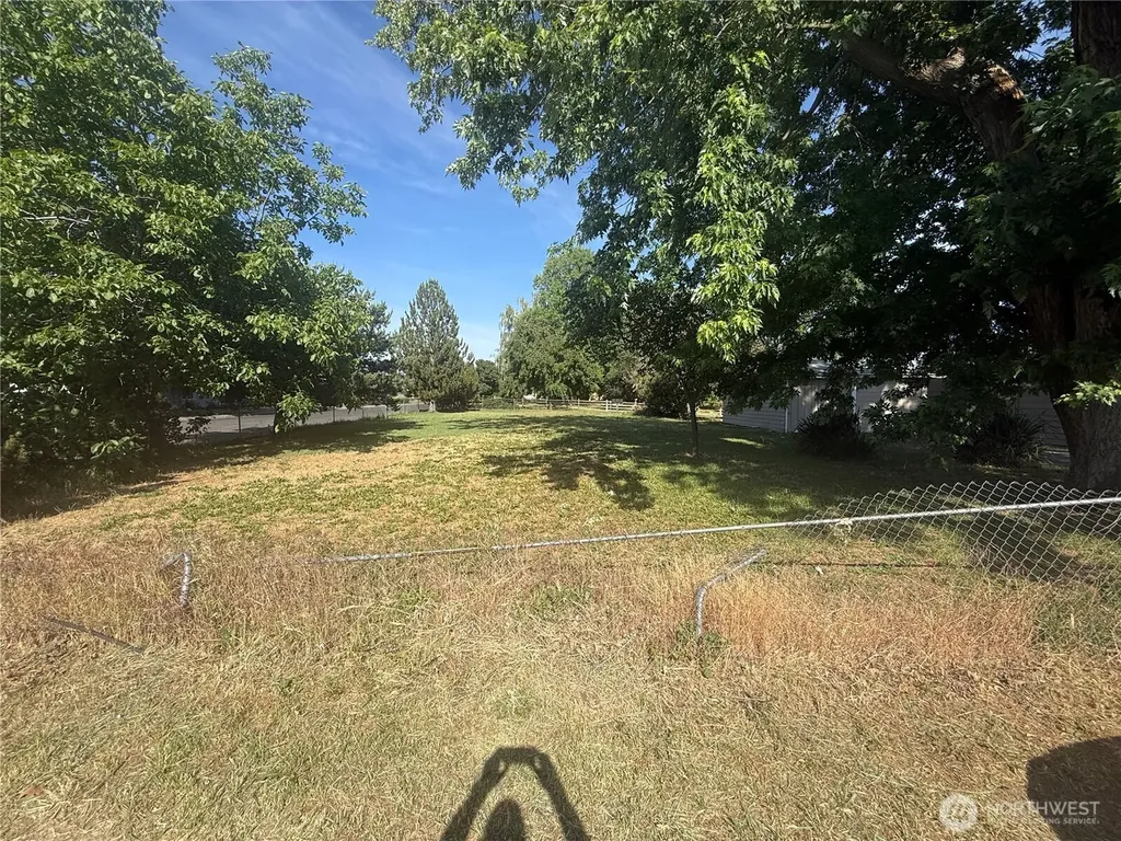 1413 SE Central Avenue College Place WA 99324