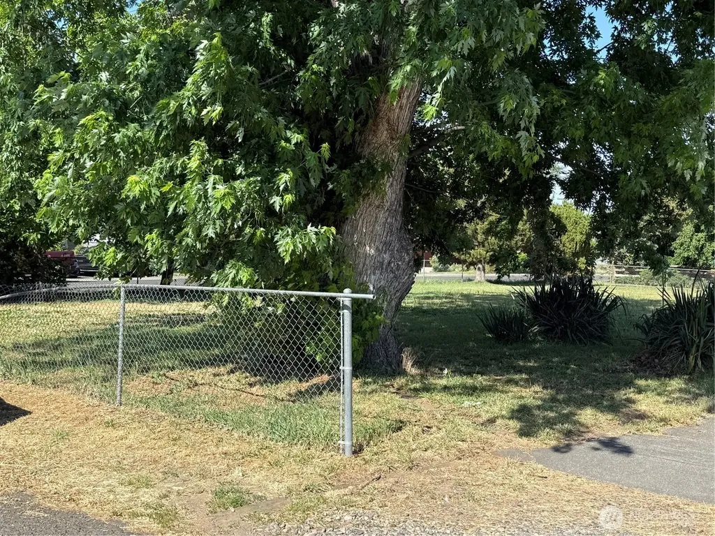 1413 SE Central Avenue College Place WA 99324