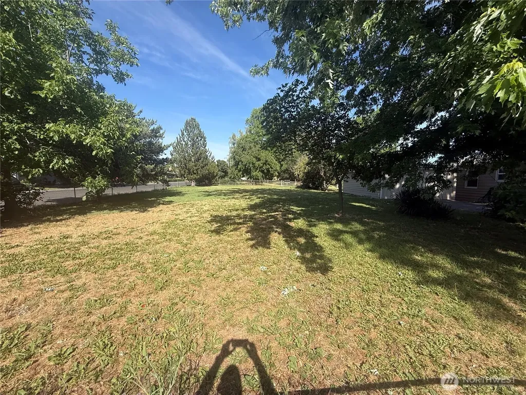 1413 SE Central Avenue College Place WA 99324