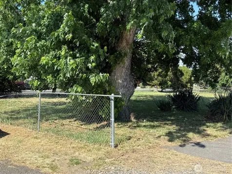 1413 SE Central Avenue College Place WA 99324