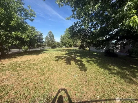 1413 SE Central Avenue College Place WA 99324